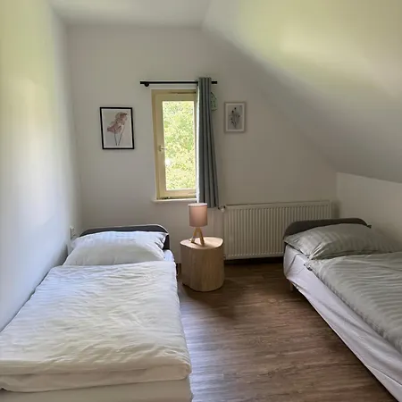 Camphouse Holiday home Chvalsiny